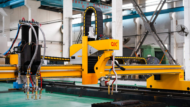 QHC-300QK/AC-3D PRO坡口切割回轉(zhuǎn)機(jī)構(gòu)